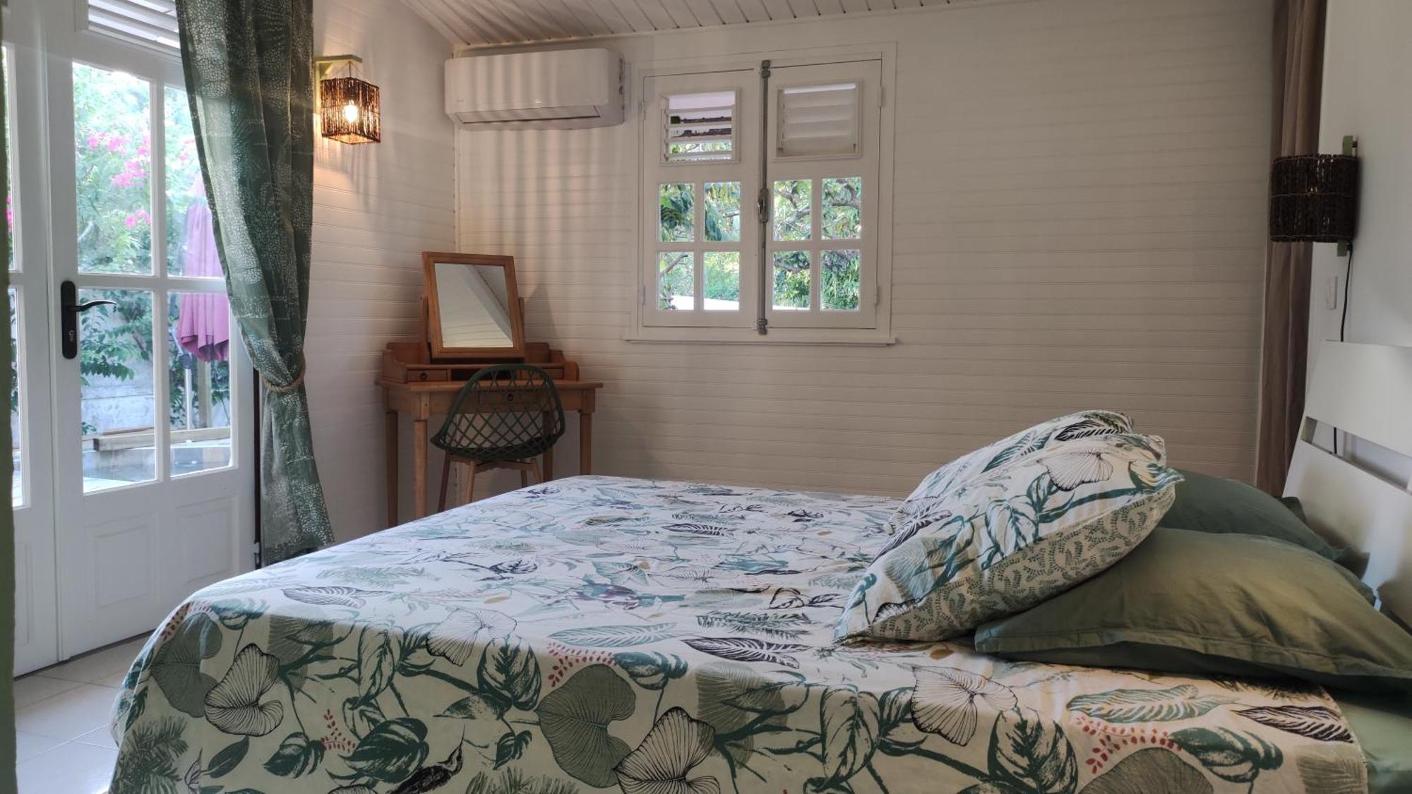 Les Coulirooms - Suite Avec Jacuzzi Et Grande Terrasse ساينت آن المظهر الخارجي الصورة